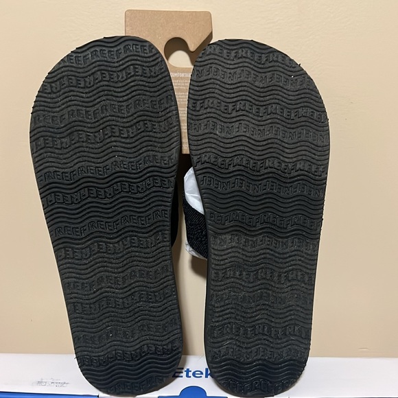 REEF Sandy Sandal -NEW WITHOUT TAGS- SIZE 8 fits like 7 - Black - Picture 2 of 5